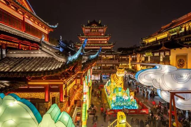 Festivities light up Yuyuan Garden